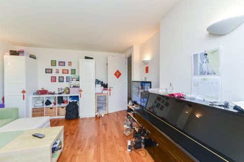 undefined, Fairmont Avenue, London, E14