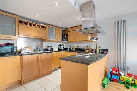 2 bedroom flat for sale, Millharbour, London, E14