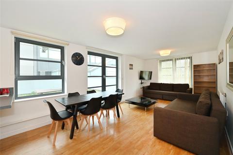 undefined, Commercial Road, London, E14