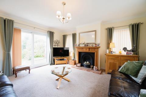 2 bedroom detached house for sale, Wheatlands Avenue, Hayling Island, Hampshire, PO11