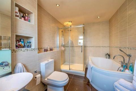 5 bedroom bungalow for sale, Sandy Point Road, Hayling Island, PO11