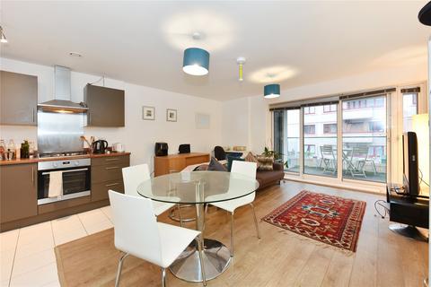 3 bedroom flat for sale, Wallwood Street, London, E14