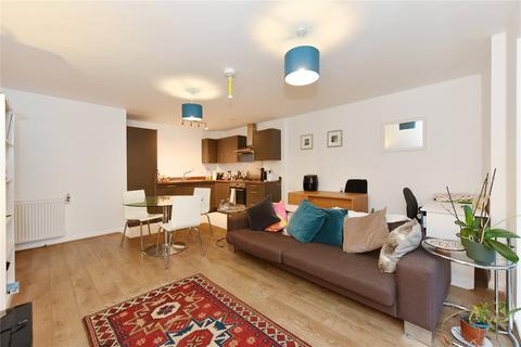 3 bedroom flat for sale, Wallwood Street, London, E14