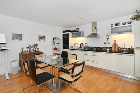 2 bedroom flat for sale, Millharbour, London, E14