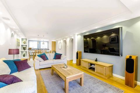 4 bedroom flat for sale, Lancaster Drive, London, E14