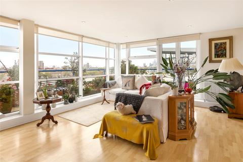 3 bedroom flat for sale, Newton Place, London, E14