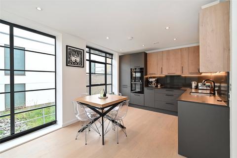 2 bedroom flat for sale, Osborn Street, London, E1