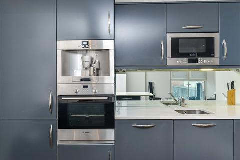 2 bedroom flat for sale, Western Gateway, London, E16