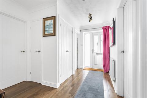 undefined, Old Hall Close, Steeple Bumpstead CB9