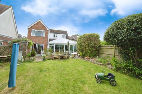 4 bedroom detached house for sale, Wittering Road, Hayling Island, Hampshire, PO11