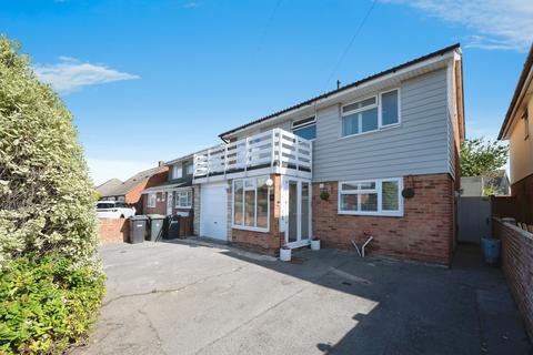 Southwood Road, Hayling Island, Hampshire, PO11