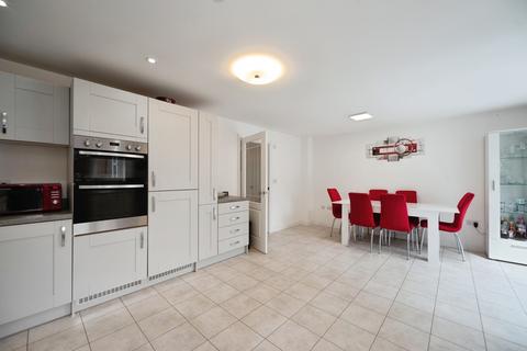 4 bedroom detached house for sale, Shute Close, HAYLING ISLAND, Hampshire, PO11