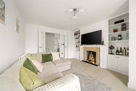 1 bedroom flat for sale, Queens Close, Lammas Lane, Esher, Surrey, KT10