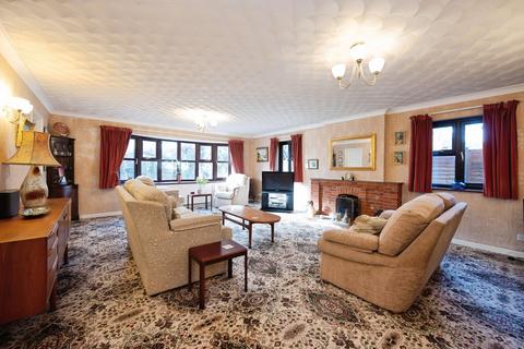 4 bedroom detached house for sale, Grand Parade, Hayling Island, Hampshire, PO11