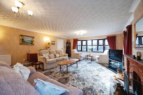 4 bedroom detached house for sale, Grand Parade, Hayling Island, Hampshire, PO11