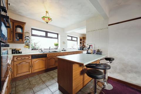 4 bedroom detached house for sale, Southwood Road, Hayling Island, Hampshire, PO11