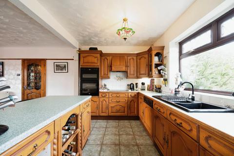 4 bedroom detached house for sale, Southwood Road, Hayling Island, Hampshire, PO11