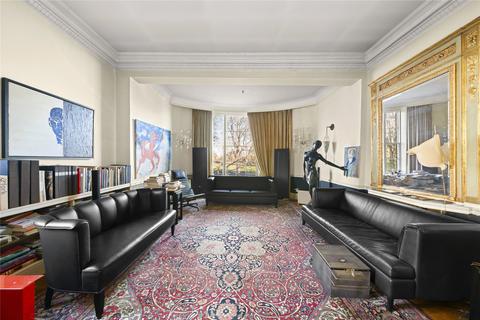 undefined, Hampton Court Road, East Molesey, KT8