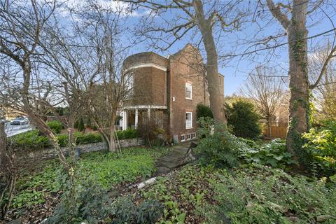 undefined, Hampton Court Road, East Molesey, KT8