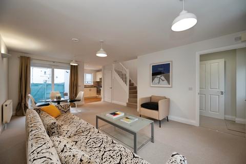 2 bedroom terraced house for sale, Sea Front, Hayling Island, Hampshire, PO11