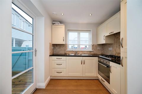 2 bedroom terraced house for sale, Sea Front, Hayling Island, Hampshire, PO11