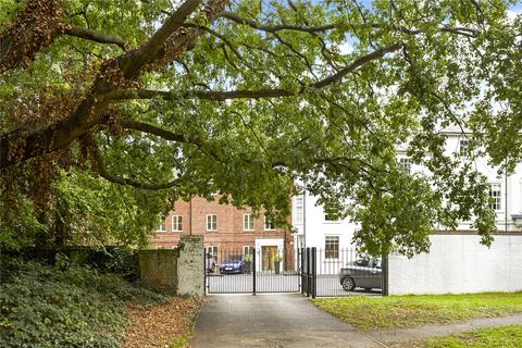 Weston Green Road, Thames Ditton, Surrey, KT7