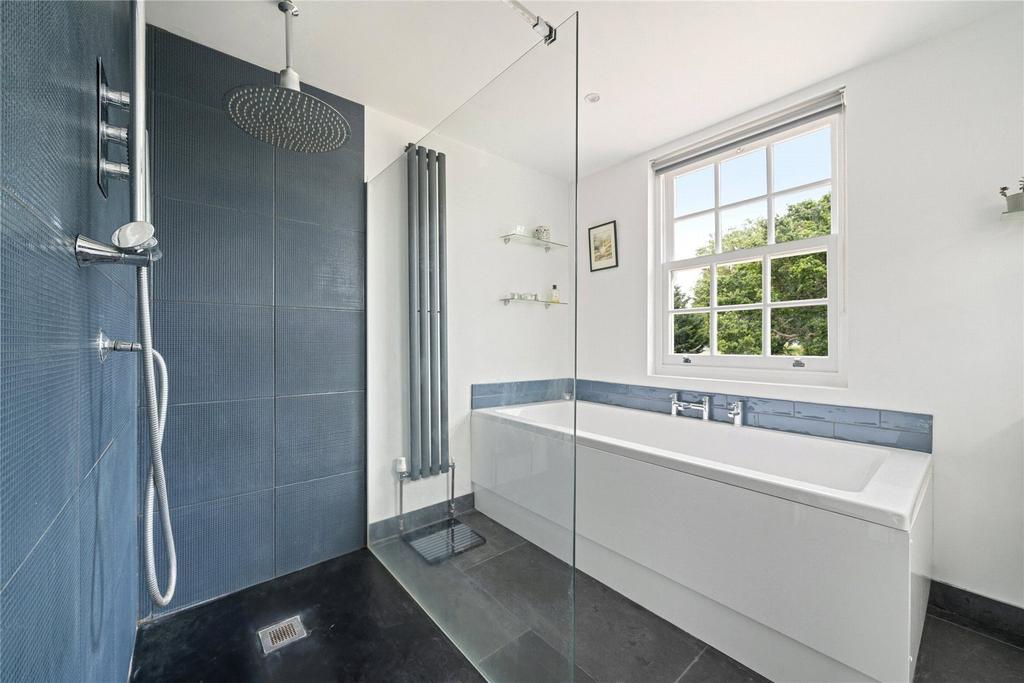 Bath/Shower Room