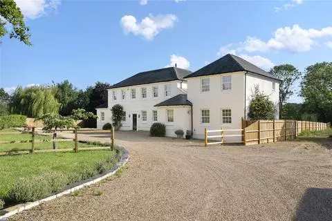 5 bedroom detached house for sale – pohled 2