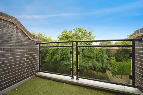 2 bedroom flat for sale, Sea Front, Hayling Island, Hampshire, PO11