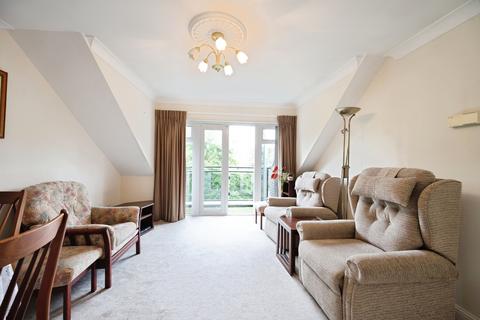 2 bedroom flat for sale, Sea Front, Hayling Island, Hampshire, PO11