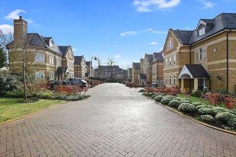 5 bedroom detached house to rent, Havanna Drive, London NW11