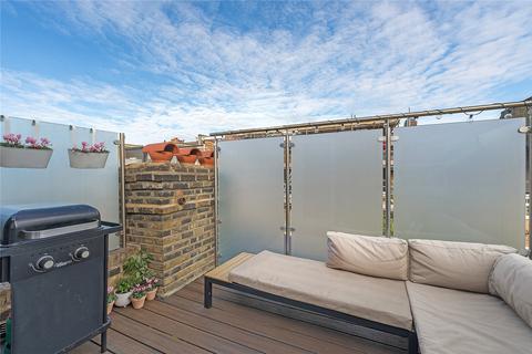 3 bedroom flat for sale, Burnthwaite Road, Fulham, London, SW6