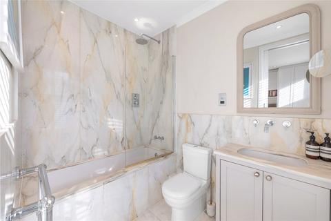 3 bedroom flat for sale, Burnthwaite Road, Fulham, London, SW6