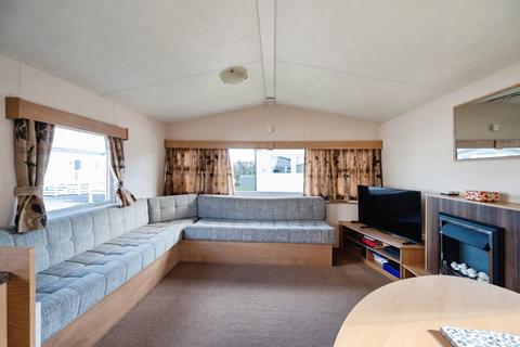 2 bedroom detached house for sale, Manor Road, Hayling Island, Hampshire, PO11
