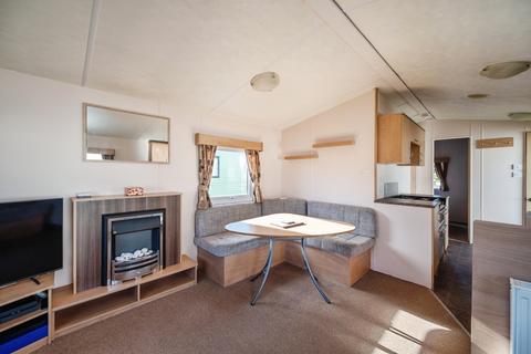 2 bedroom detached house for sale, Manor Road, Hayling Island, Hampshire, PO11