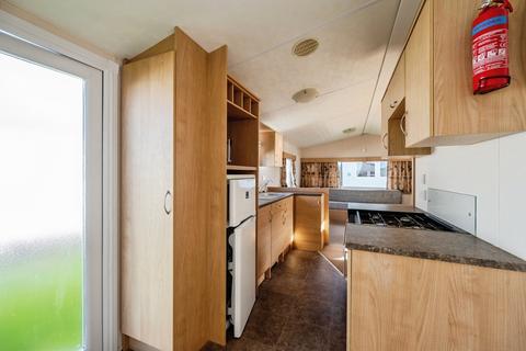 2 bedroom detached house for sale, Manor Road, Hayling Island, Hampshire, PO11
