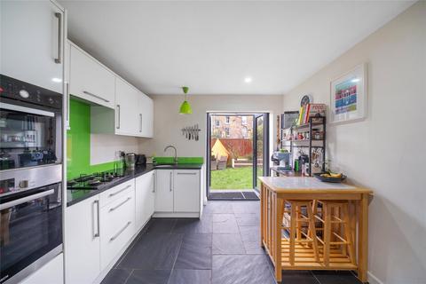2 bedroom maisonette for sale, Spenser Road, London, SE24