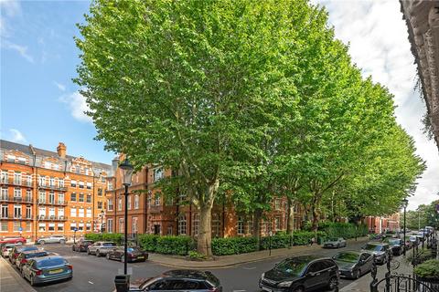 Kensington Court, Kensington, LONDON, W8