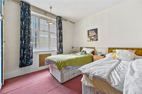2 bedroom flat for sale, Kensington High Street, London, W14