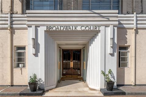 Studio for sale, Broadwalk Court, 79 Palace Gardens Terrace, London, W8