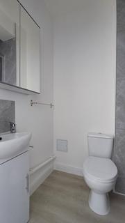1 bedroom flat to rent, Broadway, Adamsdown, Cardiff, CF24