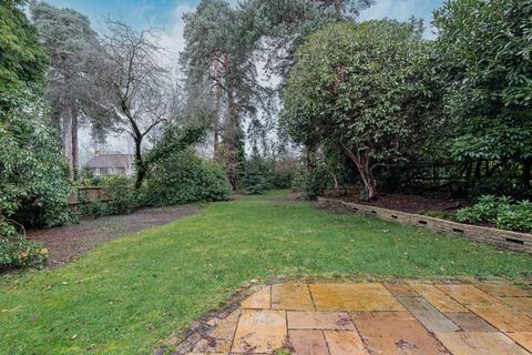 3 bedroom detached house for sale, Lynwood Close, Surrey GU21