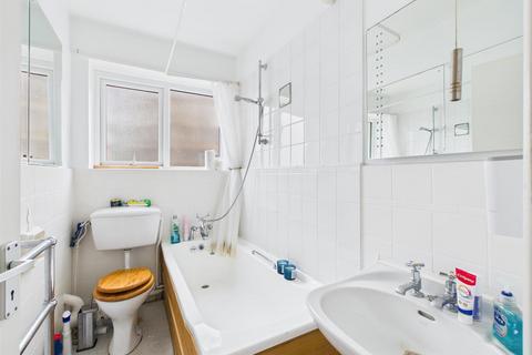 1 bedroom flat to rent, Kingsway, Hove