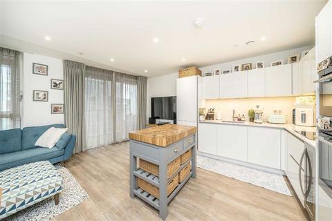 2 bedroom flat to rent, Telegraph Avenue, London SE10