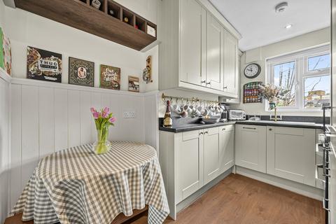 1 bedroom flat for sale, Meeting House Lane, London, SE15