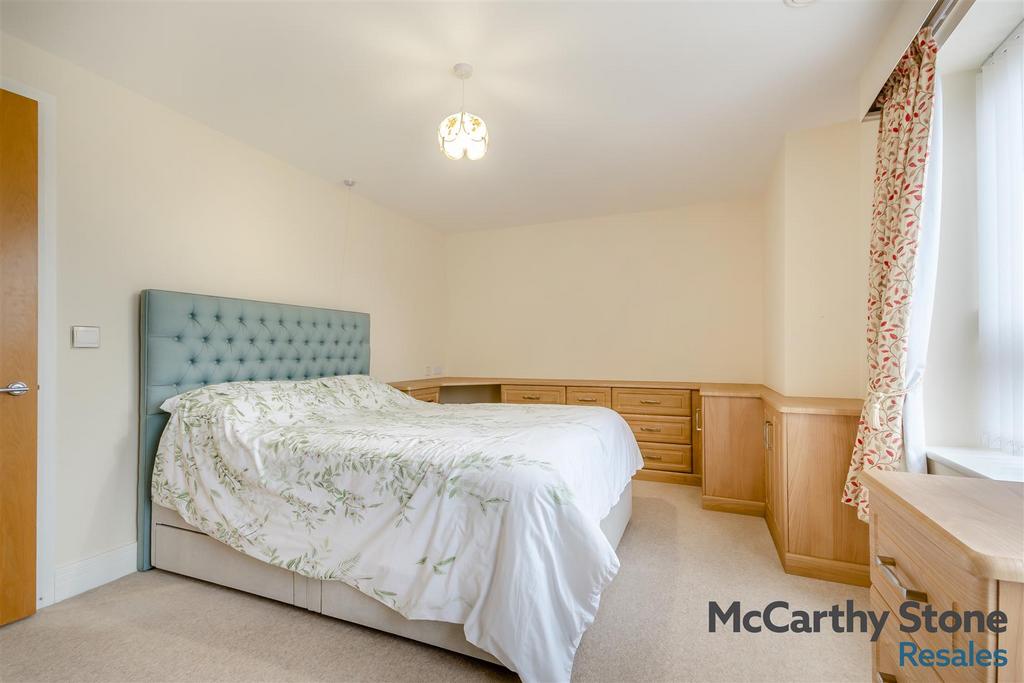 8677399-interior10.jpg