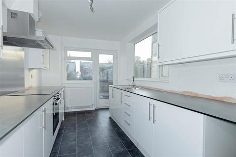 2 bedroom terraced house to rent, Becket Road, Worthing