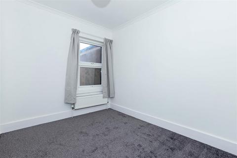 2 bedroom terraced house to rent, Becket Road, Worthing