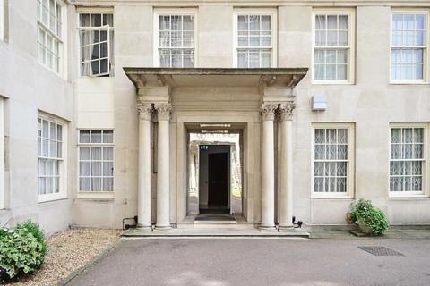3 bedroom apartment to rent, Circus Road, London NW8