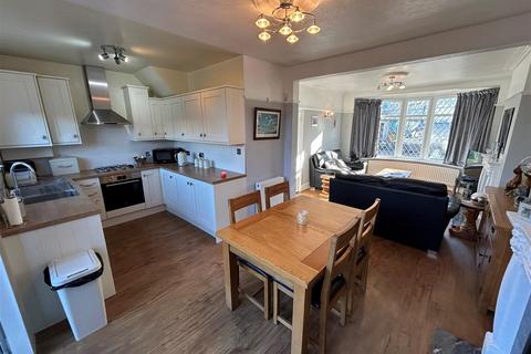undefined, Middleton Avenue, London